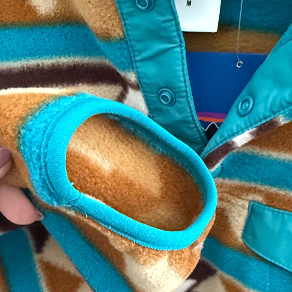 Patagonia Turquoise & Tan Geometric Snap-T Fleece Pullover - Picture 5 of 10